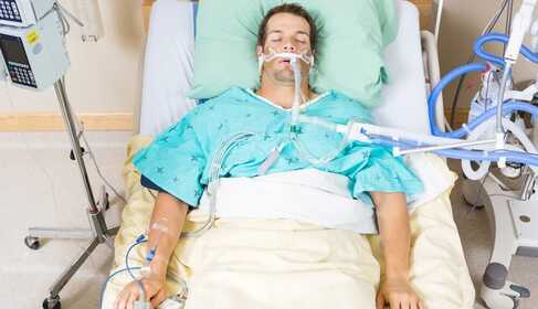 Should you really go to the hospital with COVID only when you're already short of breath?