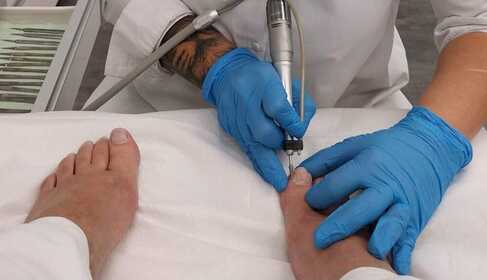 Pedicurist, Podiatrist and Special Foot Care — Whom Should You Turn To?