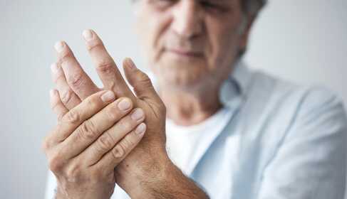 Cold hands and cold feet. When do they indicate illness?